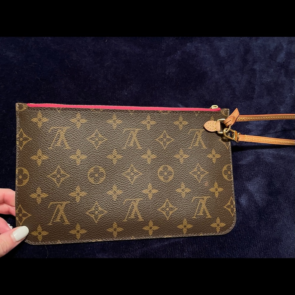 Louis Vuitton Neverfull MM pouch with Pivoine interior